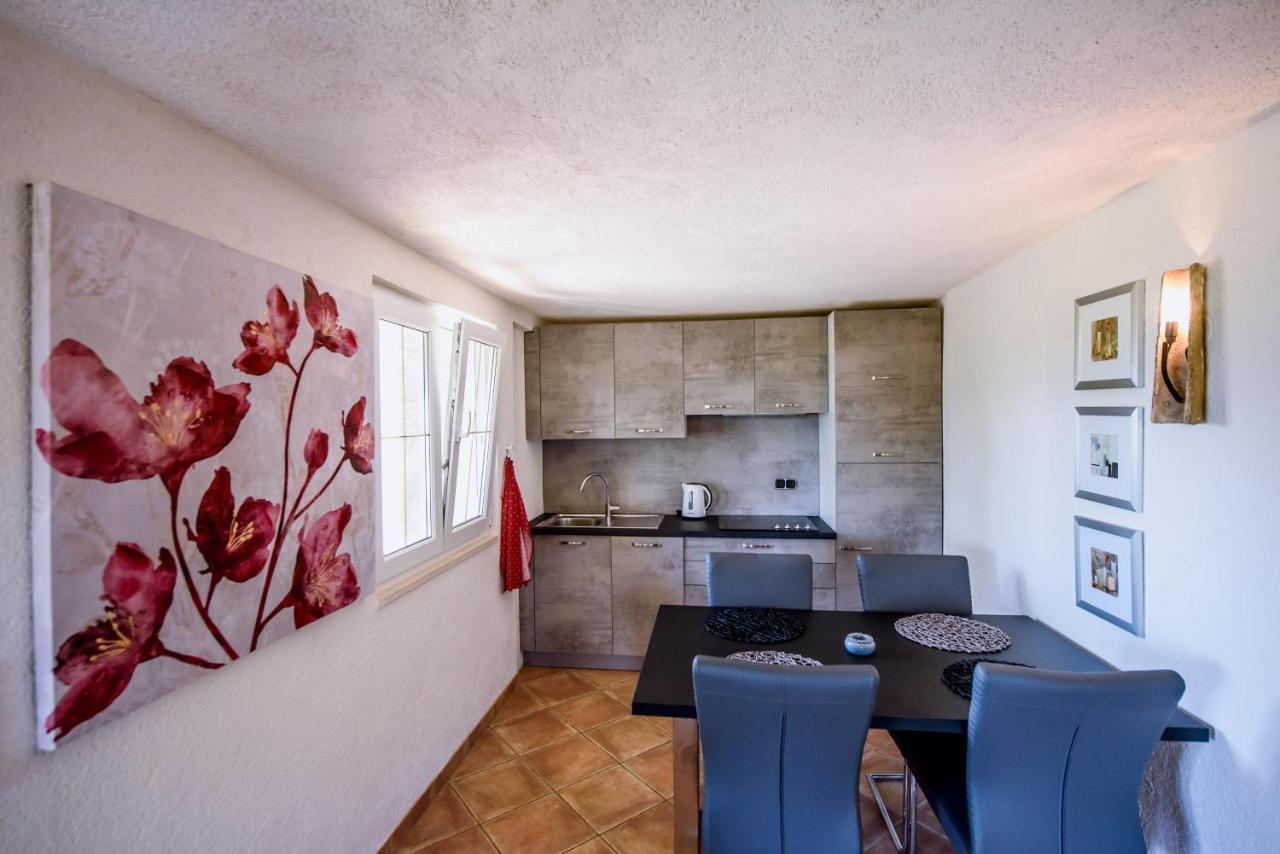 Hotel Skalinada Zavala Bagian luar foto